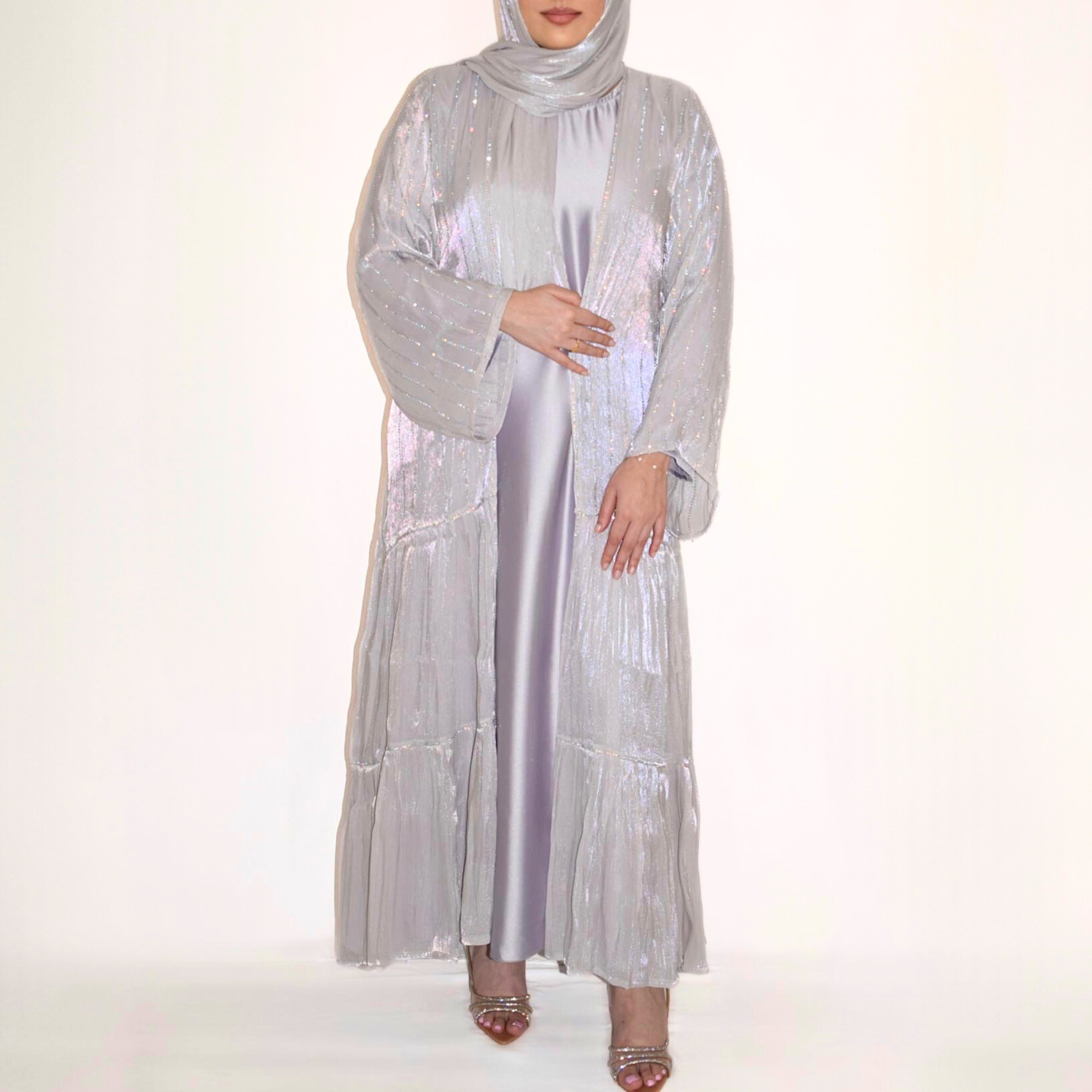 Model is 5' 3" tall and wearing size 54