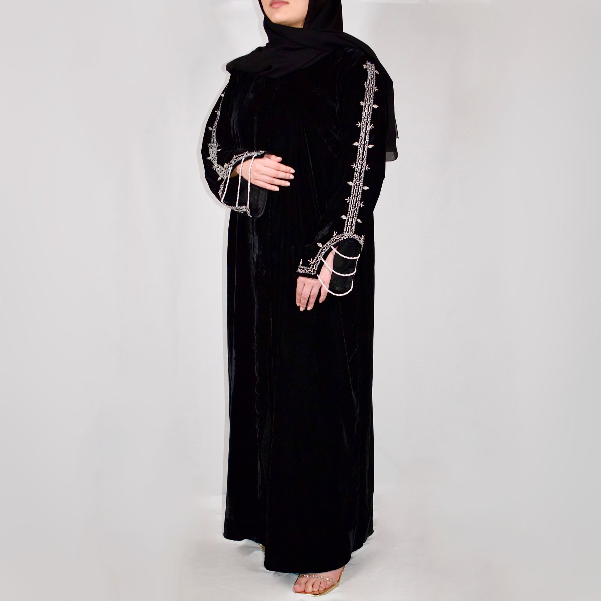 Model is 5' 3" tall and wearing size 54